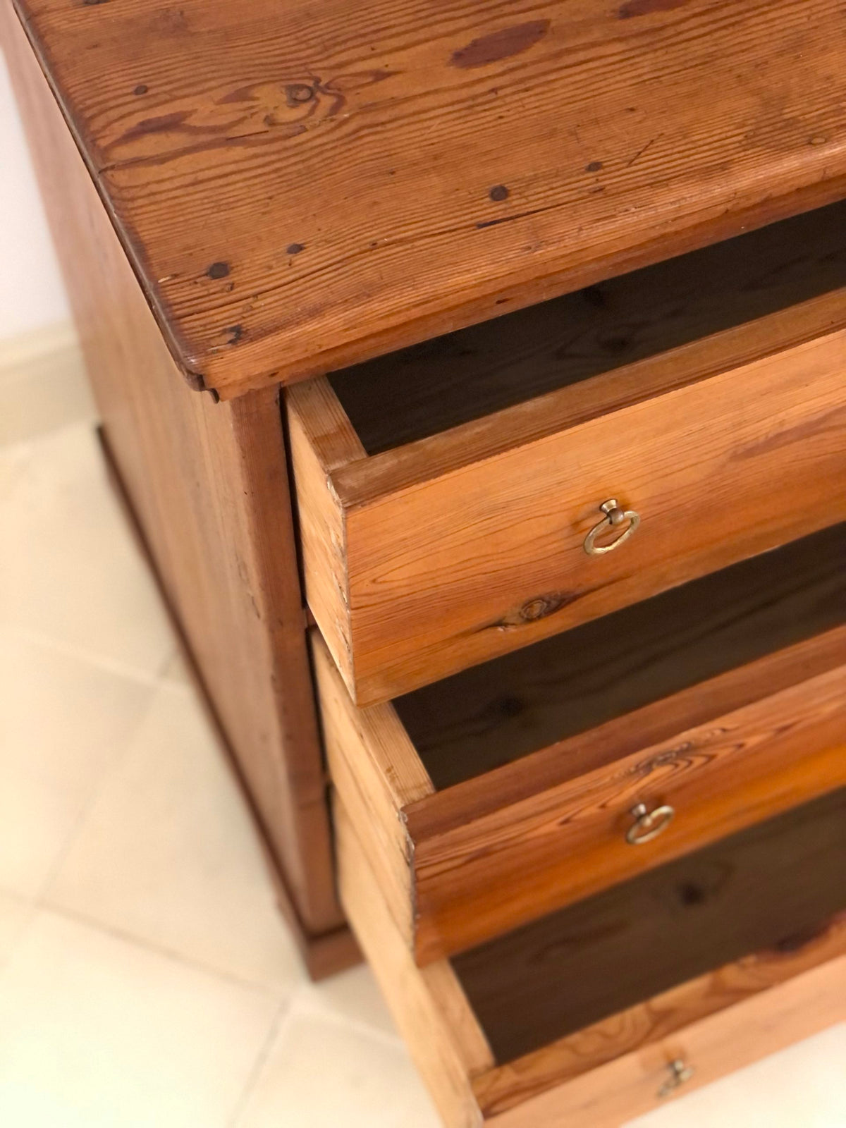 Commode suédoise en pin