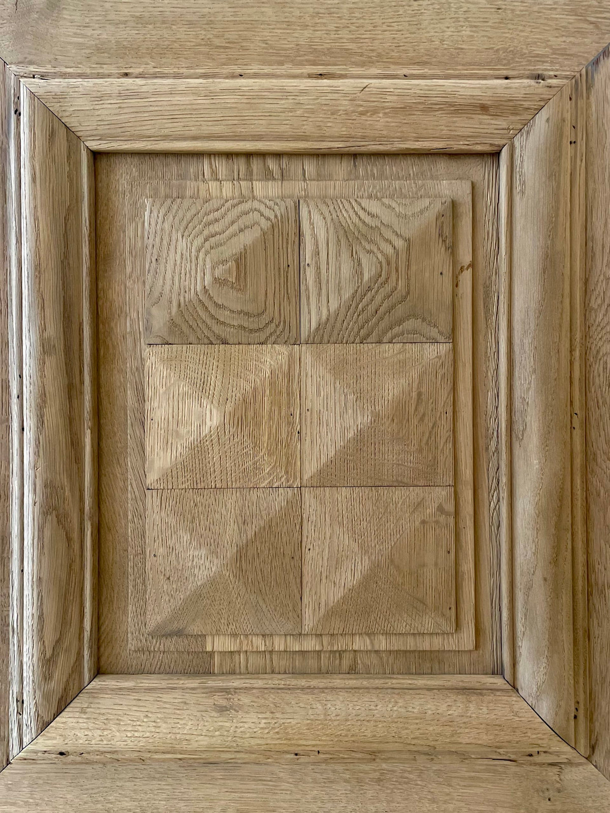 Mueble bufé de roble pulido