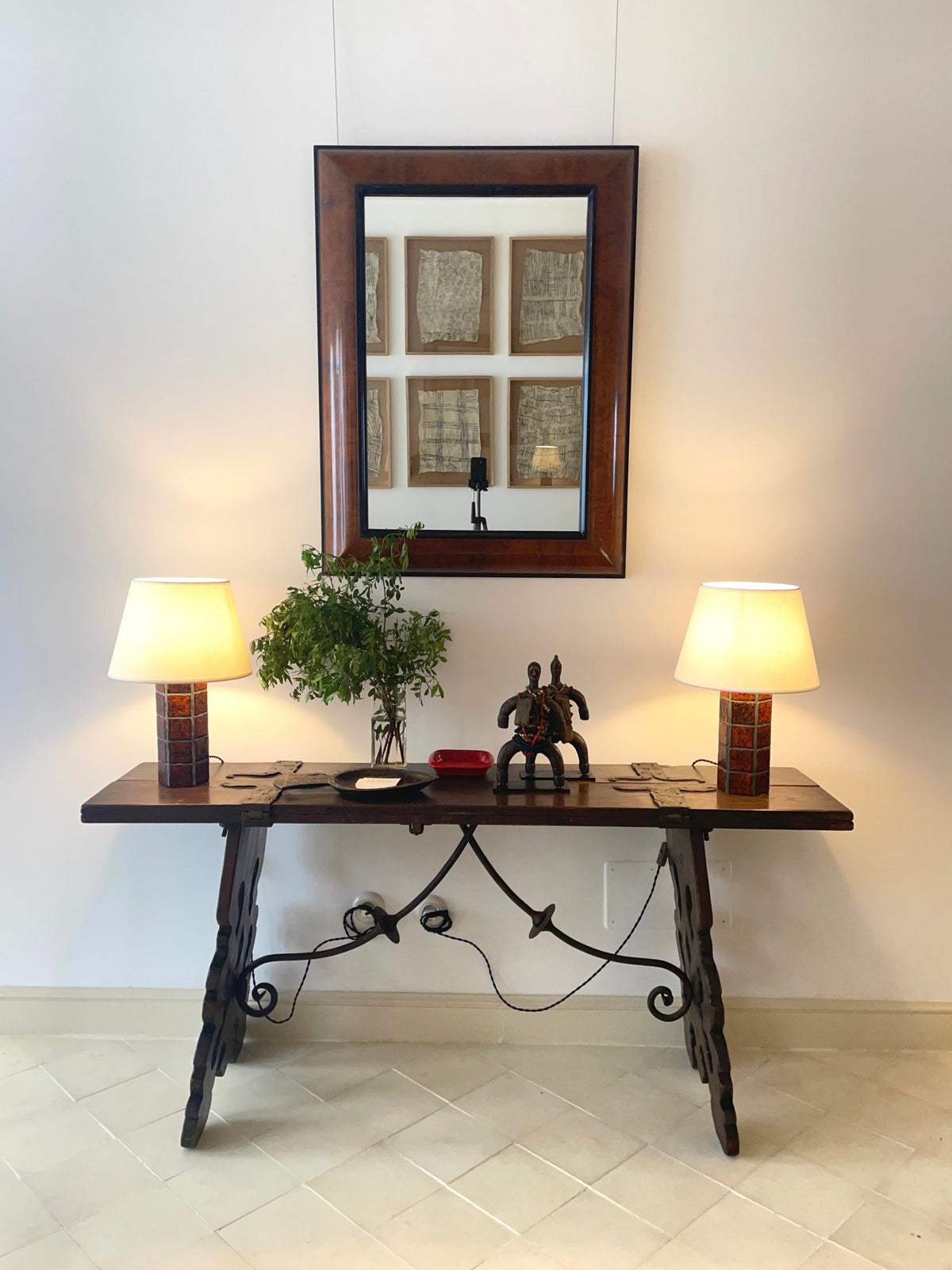 Large mirror with curved edges