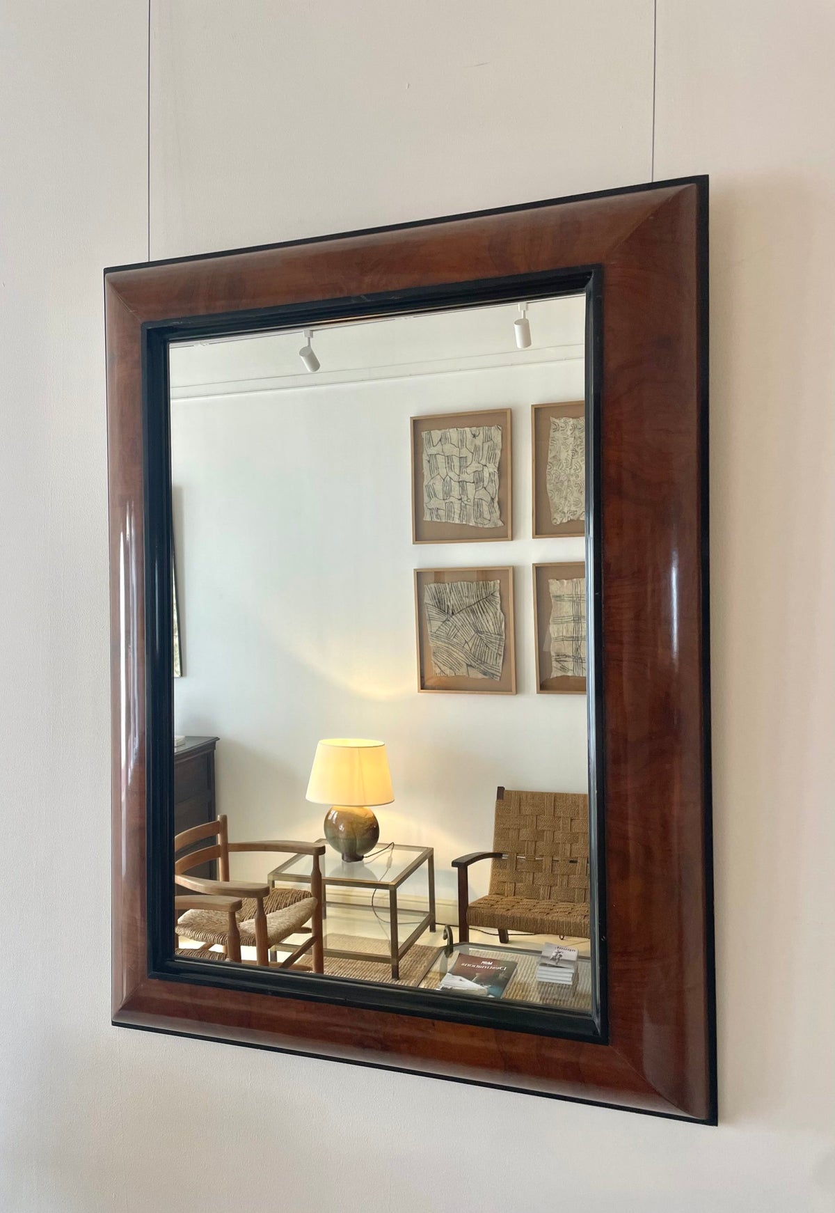 Large mirror with curved edges