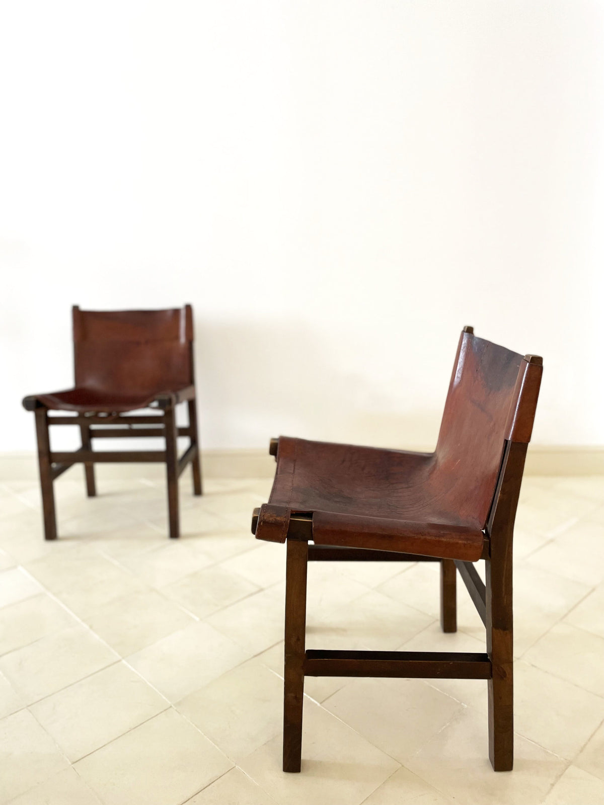 Paire de chaises basses, « La Riaza »