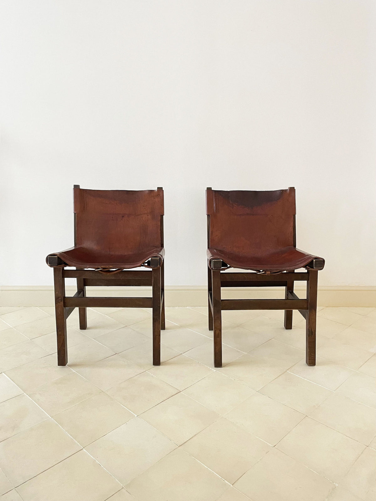 Paire de chaises basses, « La Riaza »