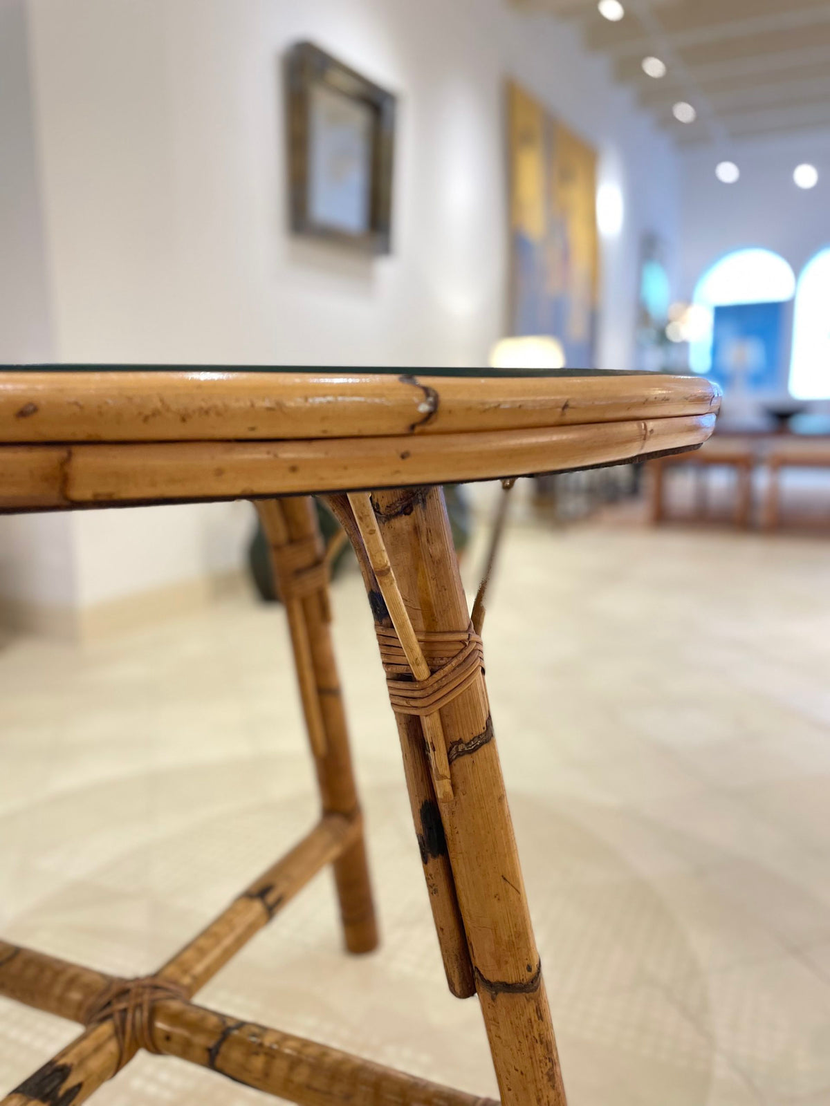 Table de milieu ou de salle à manger en bambou