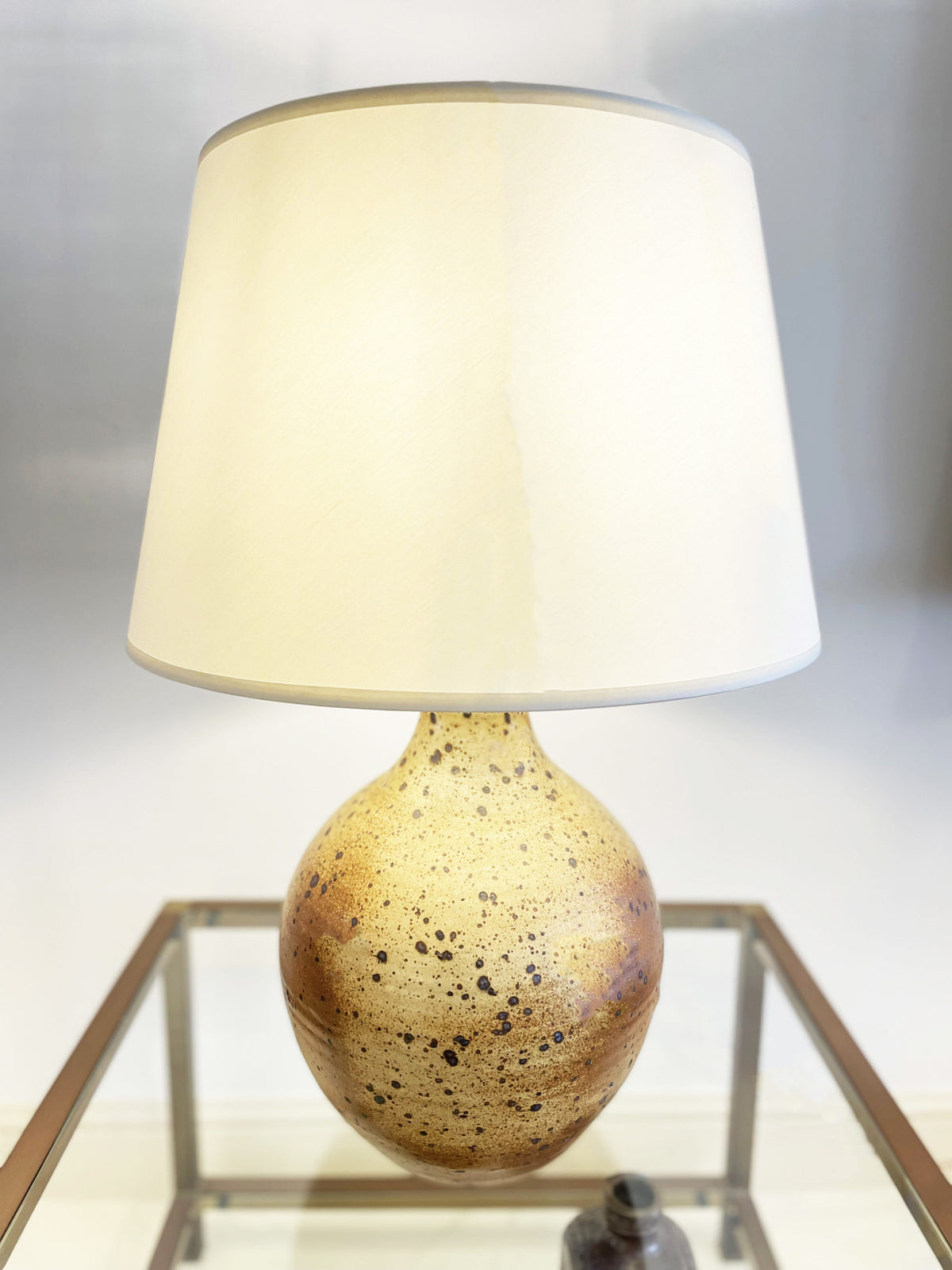 Large round shape stoneware table lamp