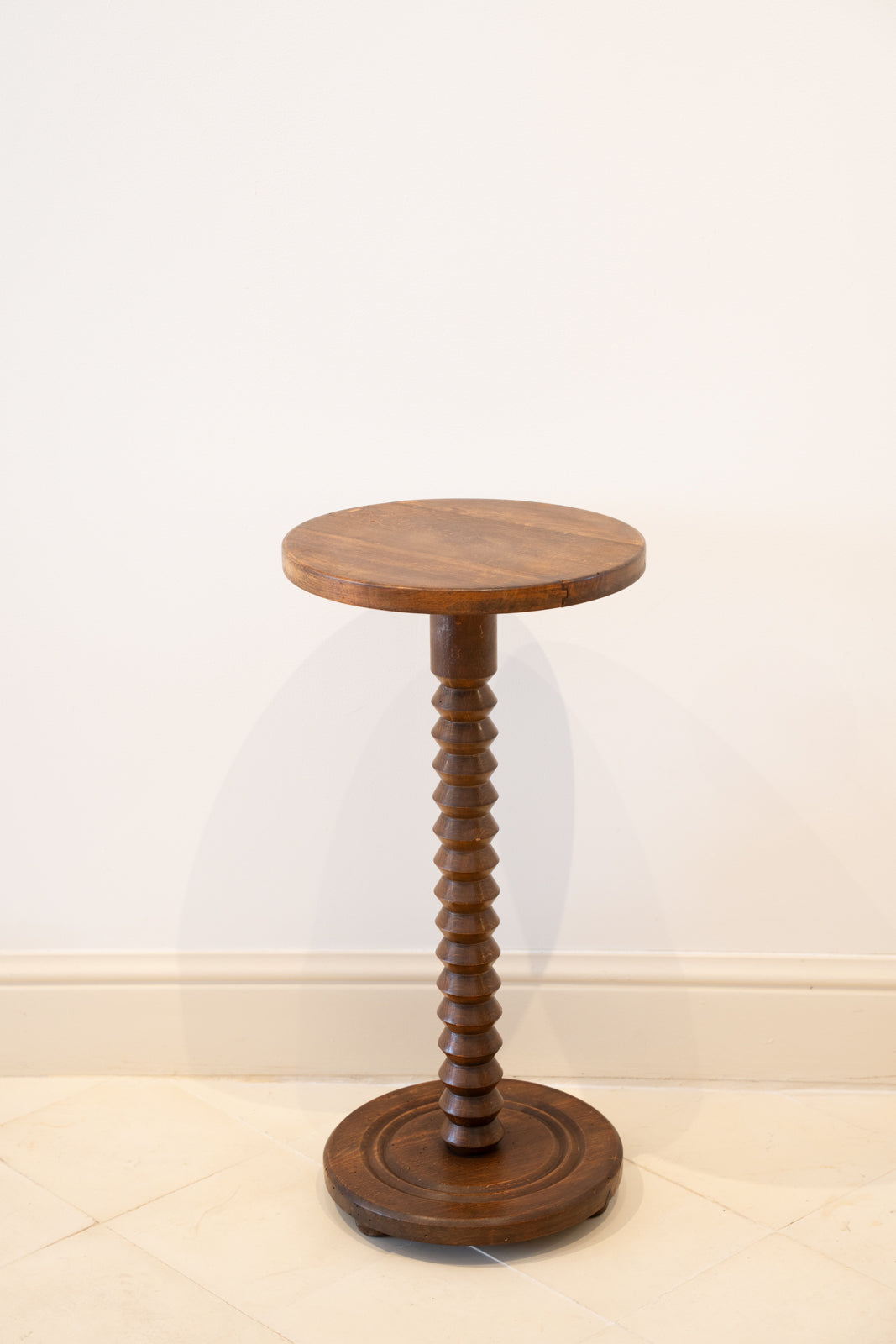 Mesa auxiliar circular de roble