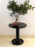 Mesa auxiliar de roble teñido