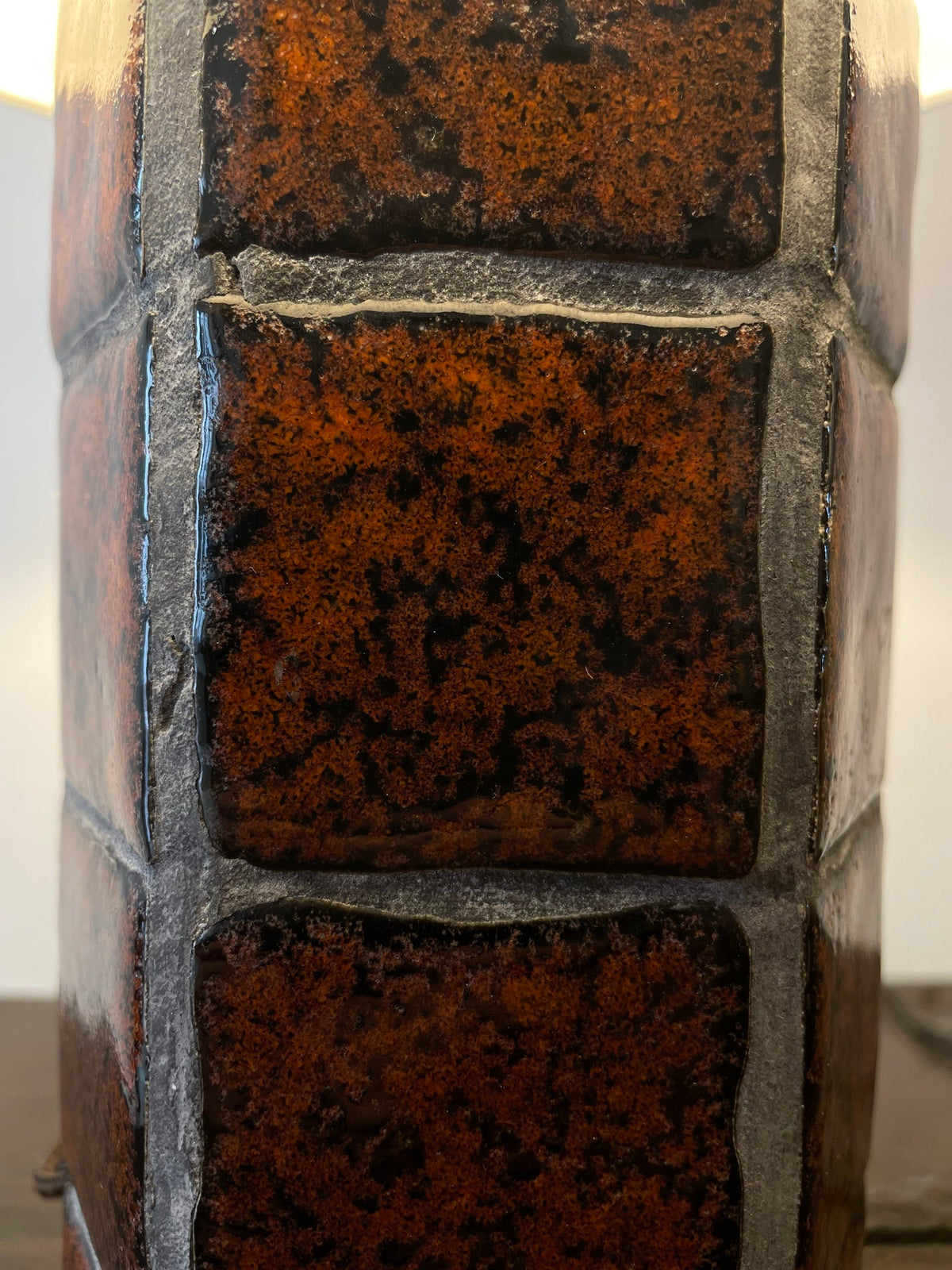 Pareja de lámparas de cerámica, base exagonal