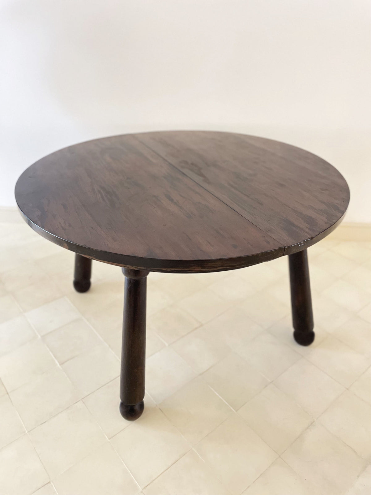 Table circulaire de salle à manger