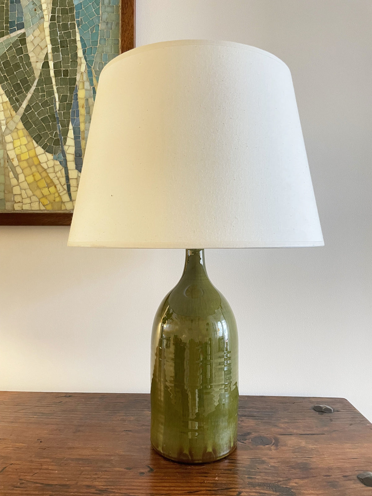 Lampe en céramique émaillée vert olive