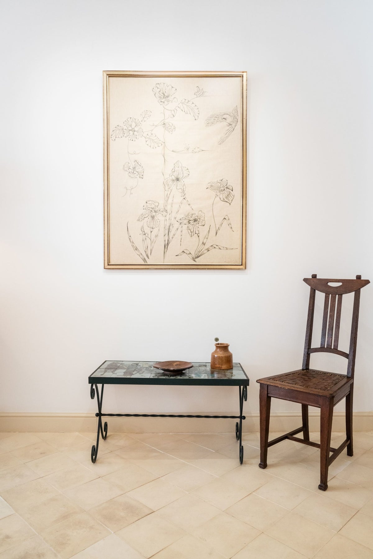 Chaise en chêne, assise en cuir tressée.