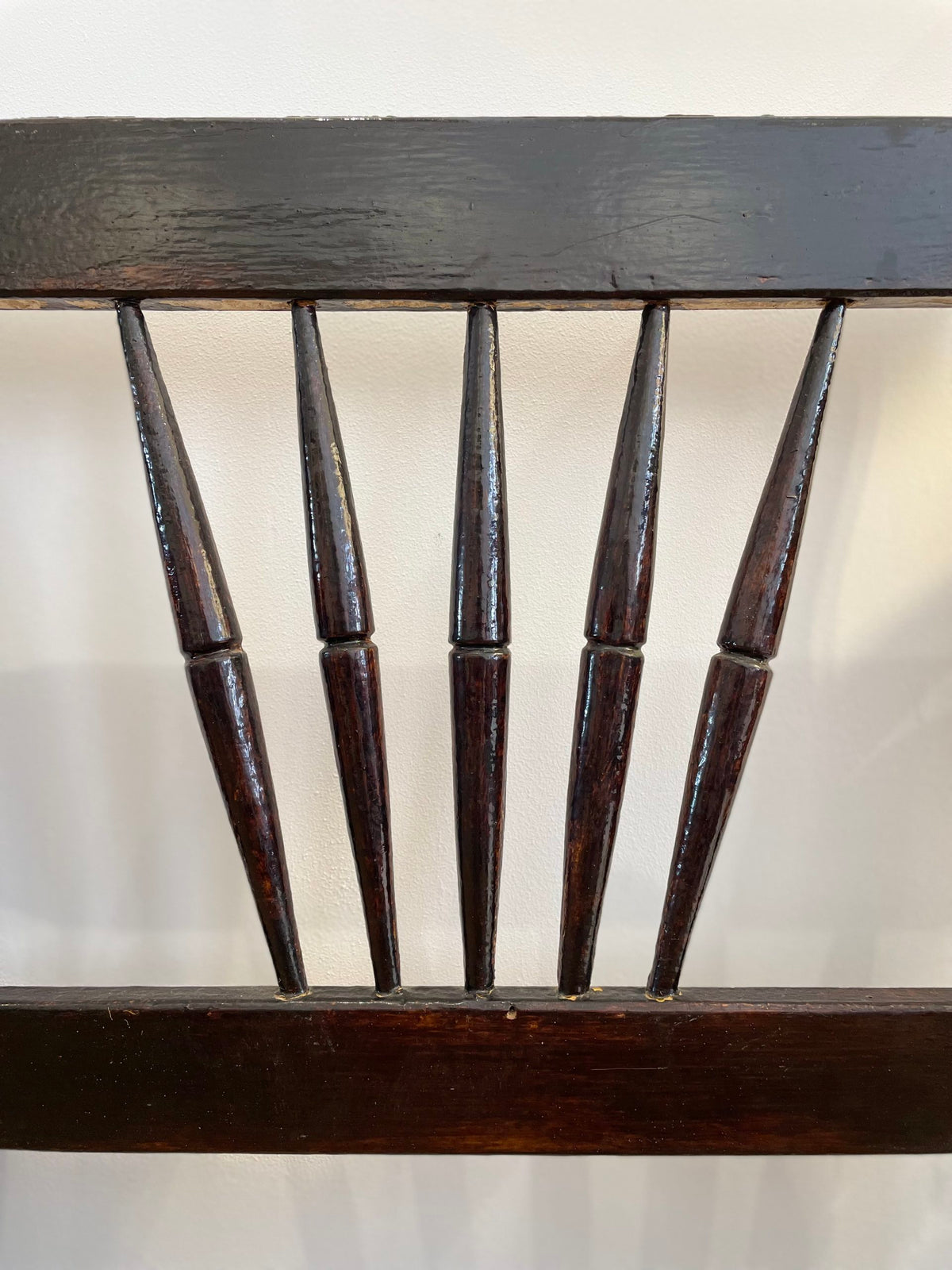 Banquette espagnole en bois laqué