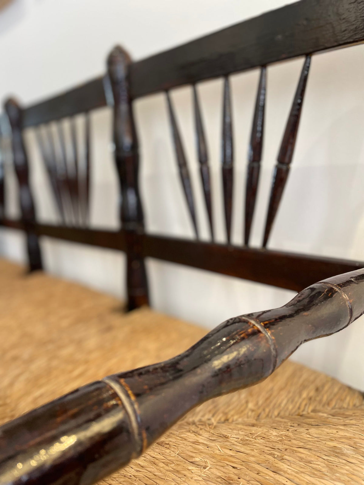 Banquette espagnole en bois laqué