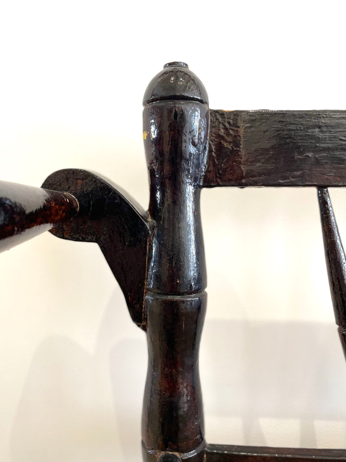 Banquette espagnole en bois laqué