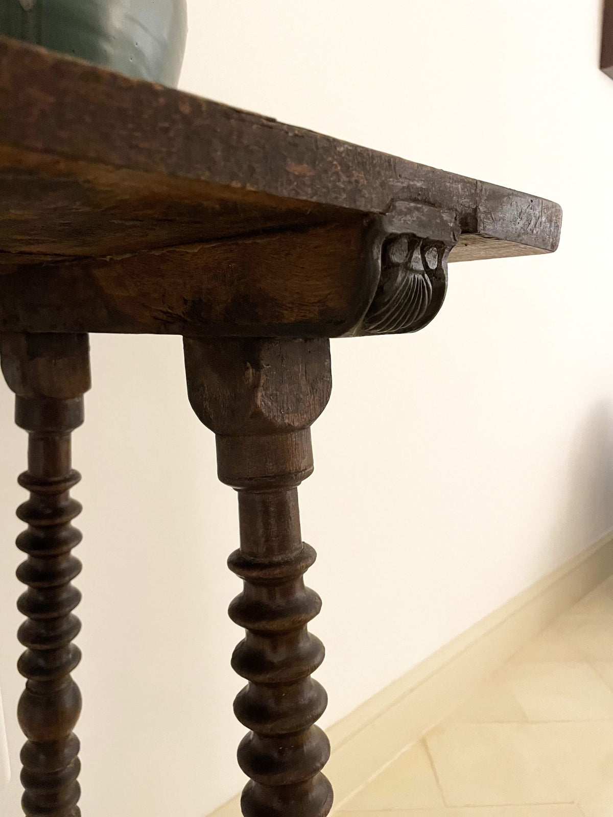 Consola española de roble