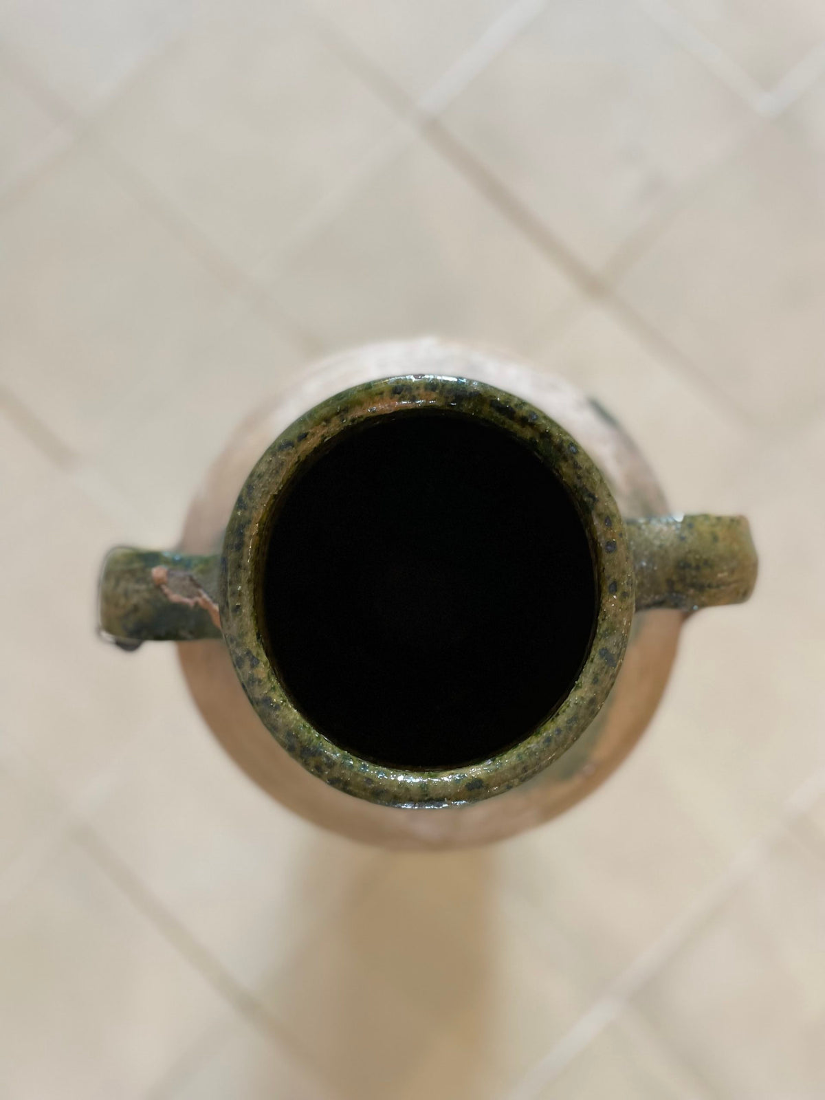 Jarre en terre cuite et émail vert