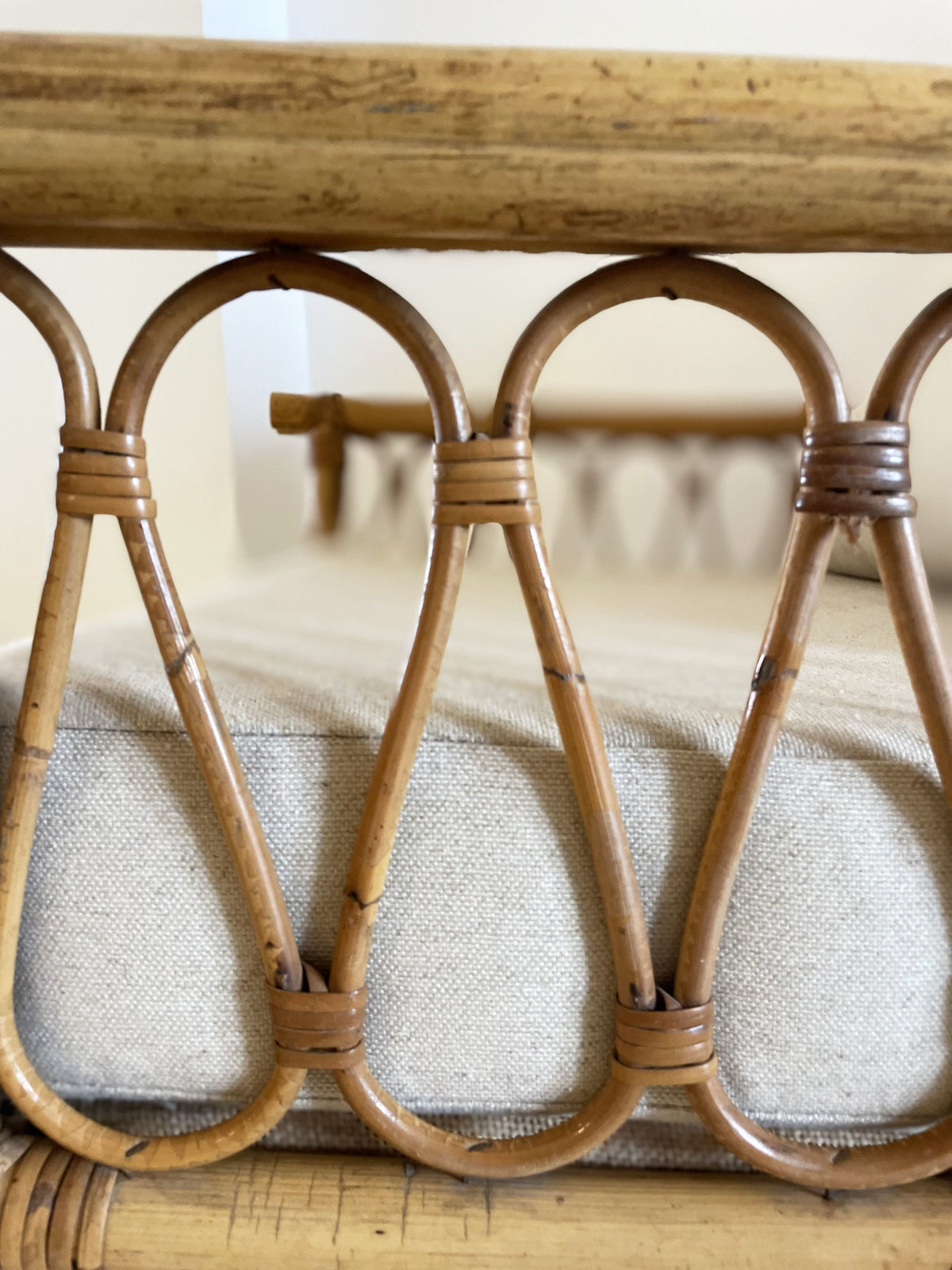 Sillón de bambú y ratán