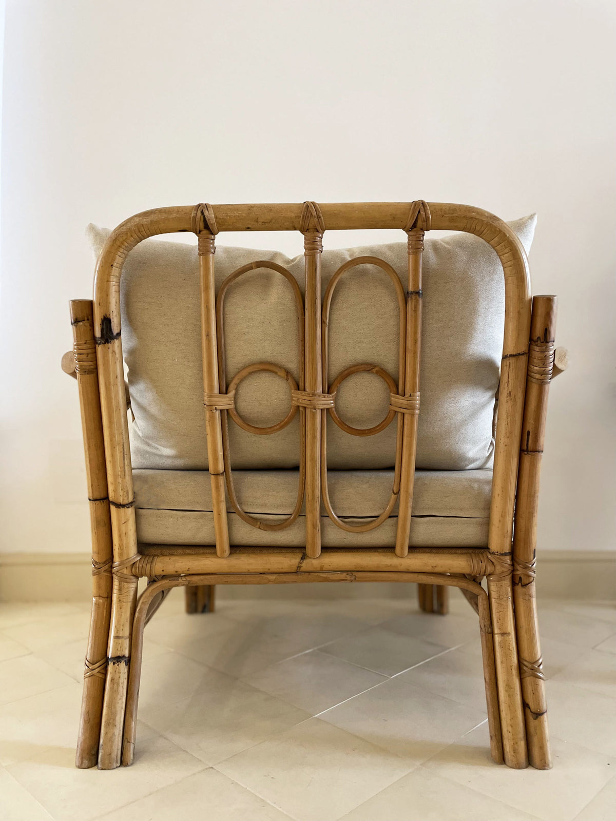 Sillón de bambú y ratán