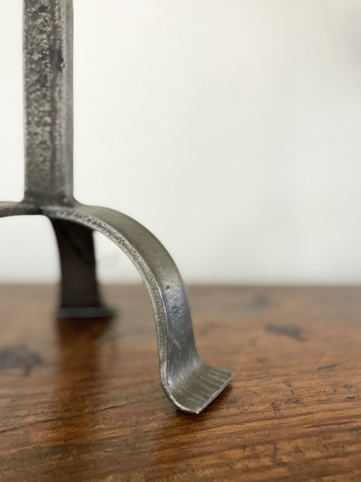 Paire de lampes à poser en fer forgé