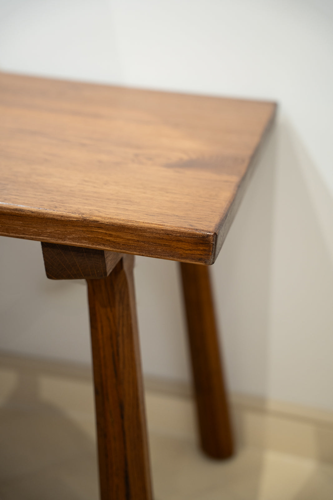 Escritorio o pequeña mesa de comedor