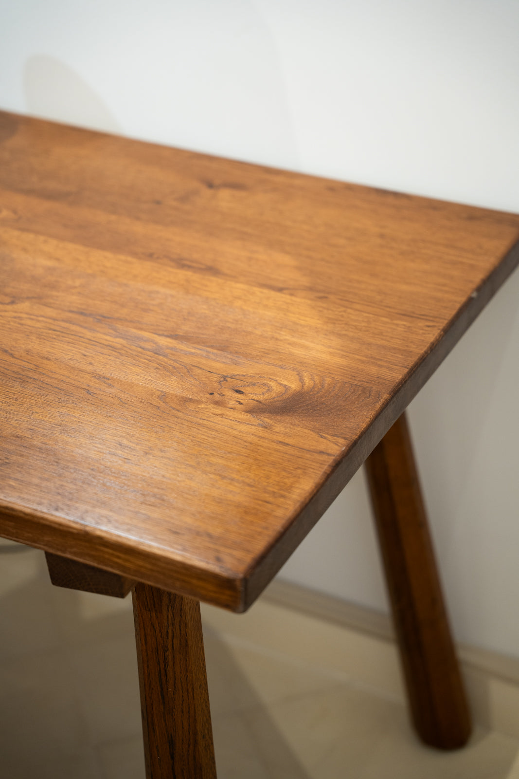Escritorio o pequeña mesa de comedor
