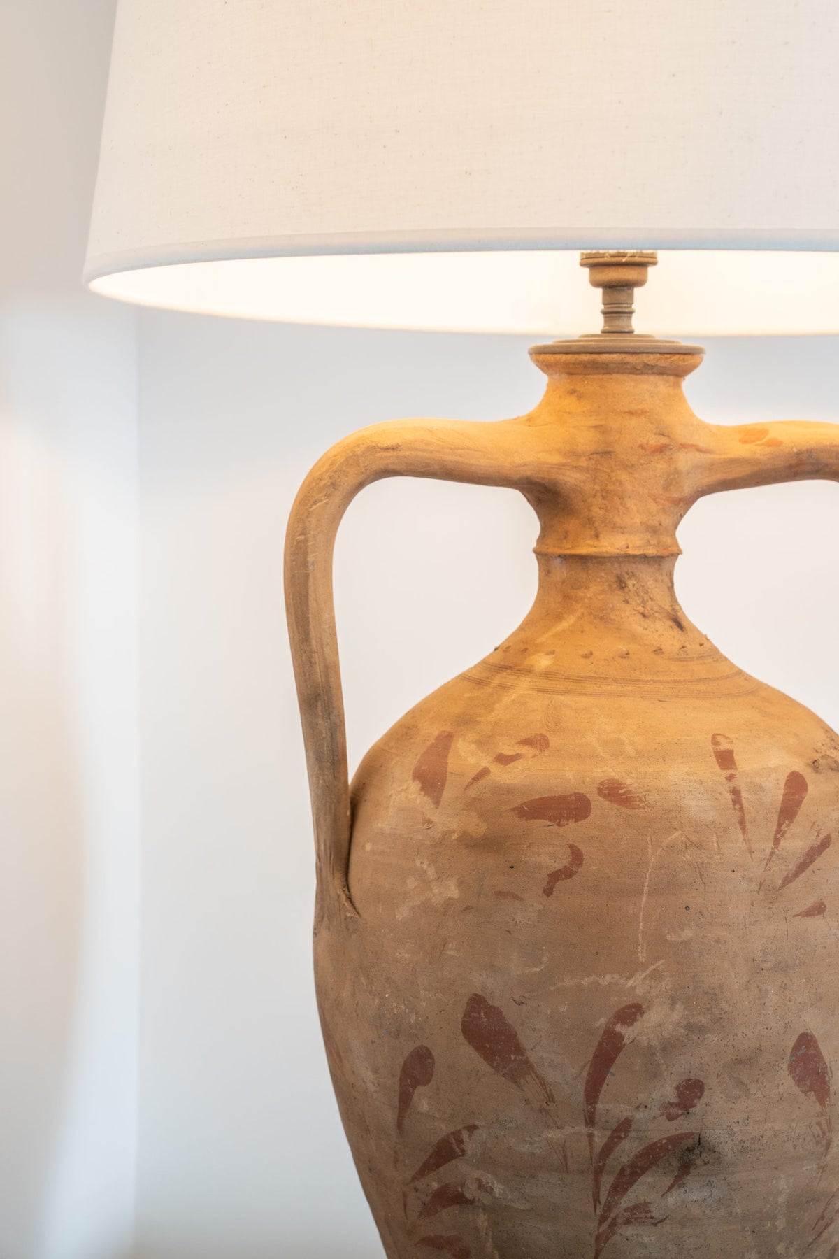 Grande lampe jarre en terre cuite