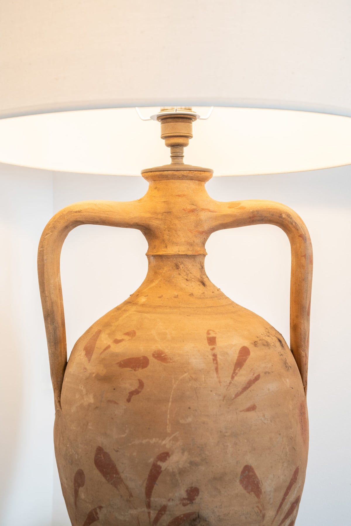 Grande lampe jarre en terre cuite