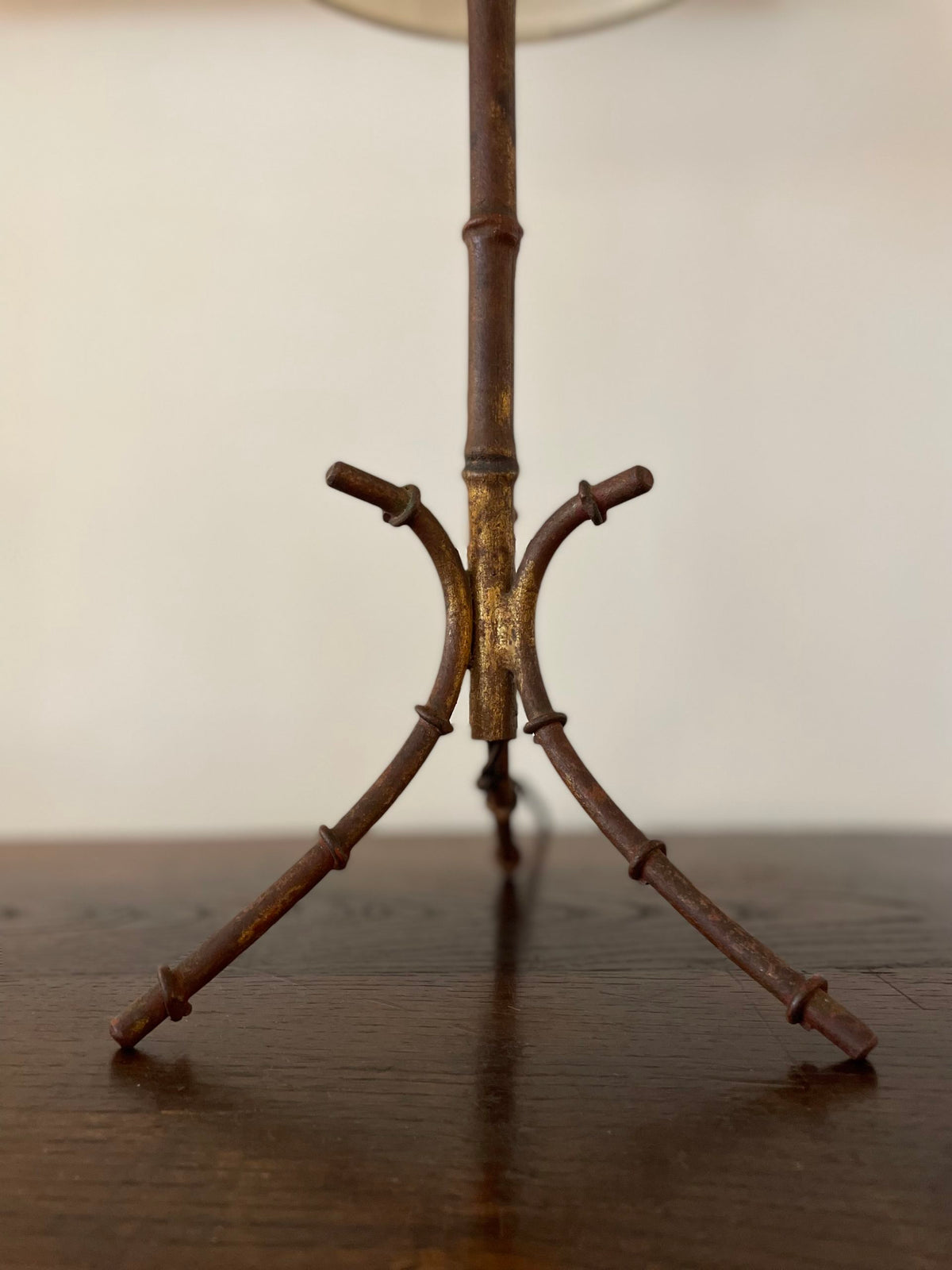 Petite lampe à poser en fer forgé