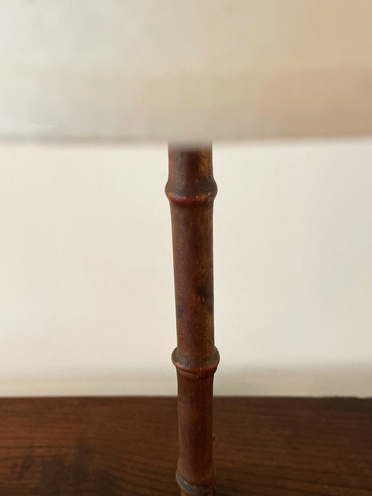 Petite lampe à poser en fer forgé