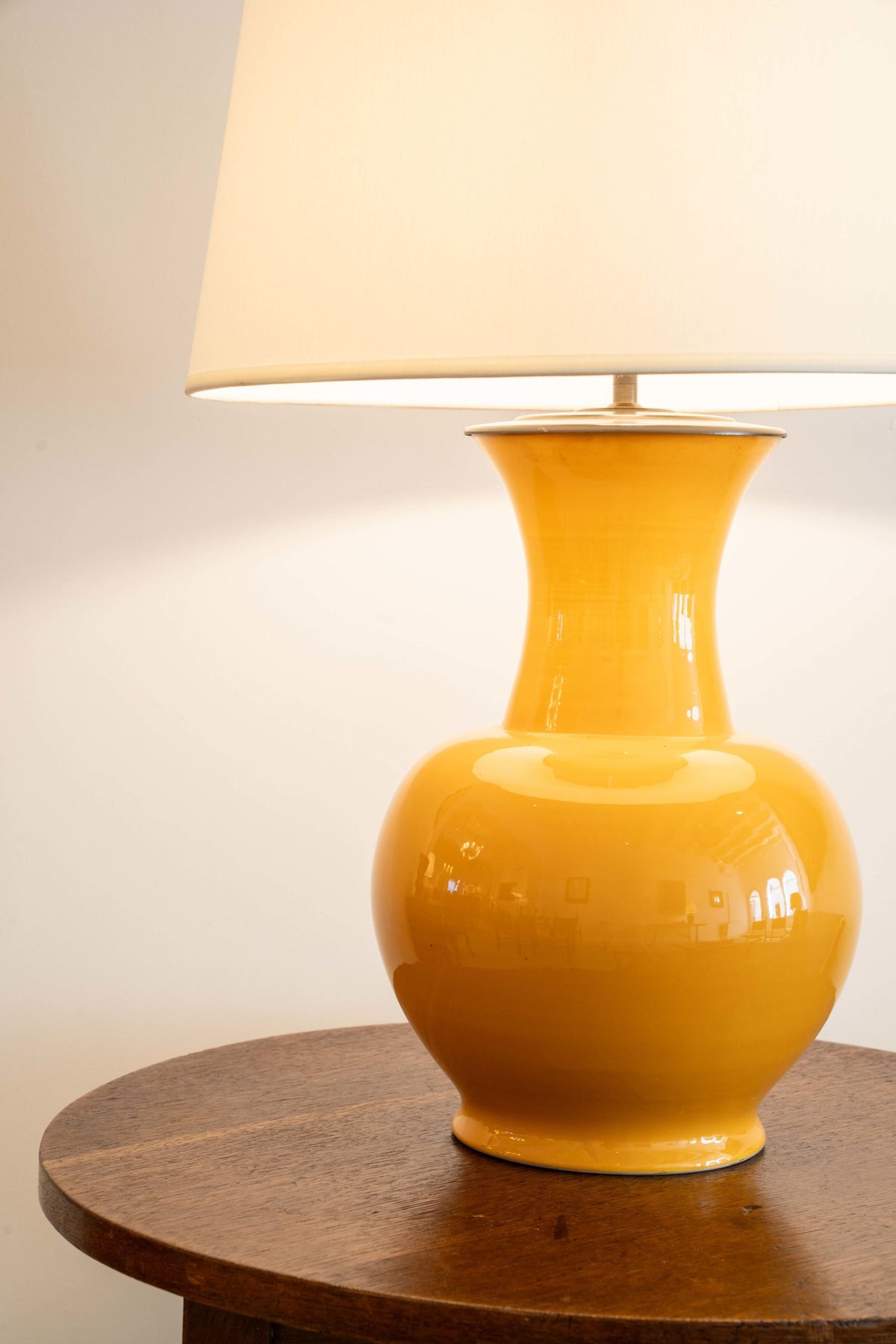 Lampe en céramique jaune