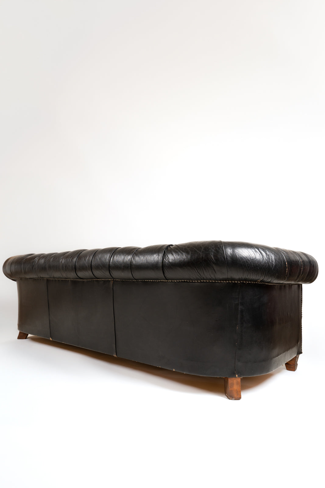 Sofá Chesterfield de cuero negro