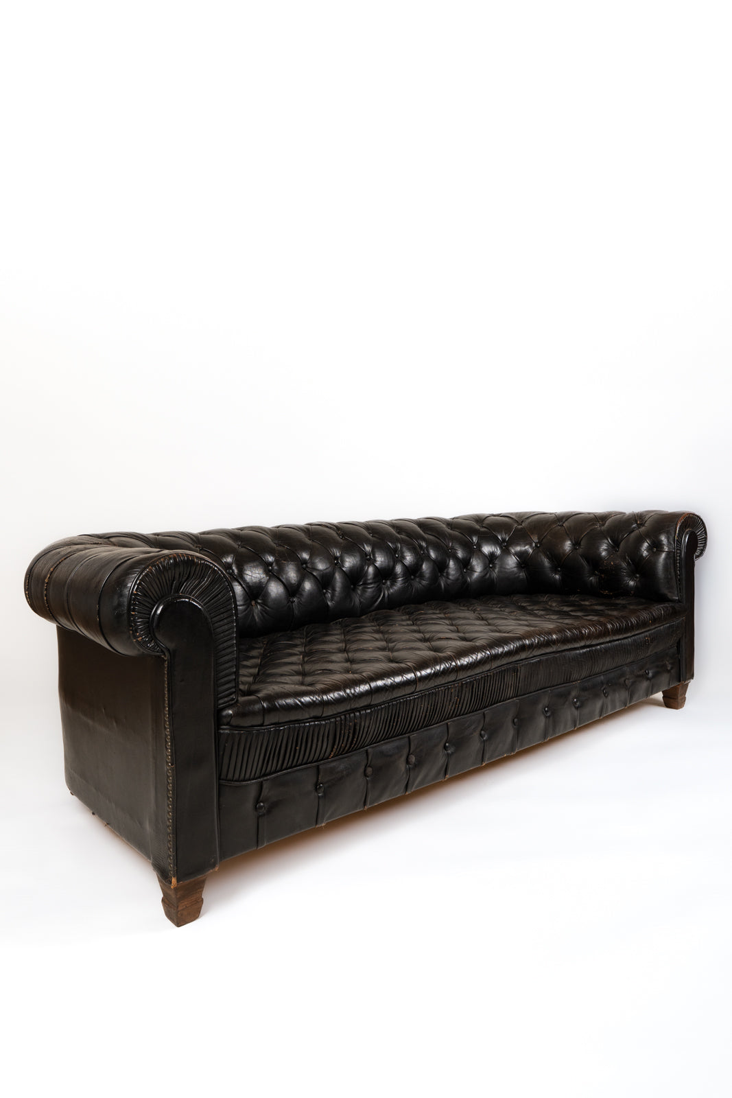 Sofá Chesterfield de cuero negro