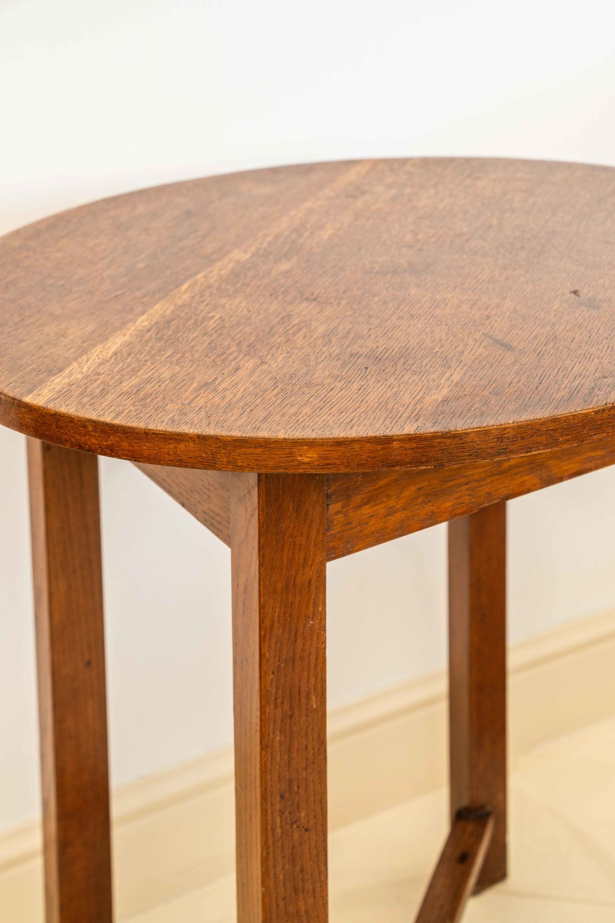 Mesa auxiliar de roble Arts & Crafts