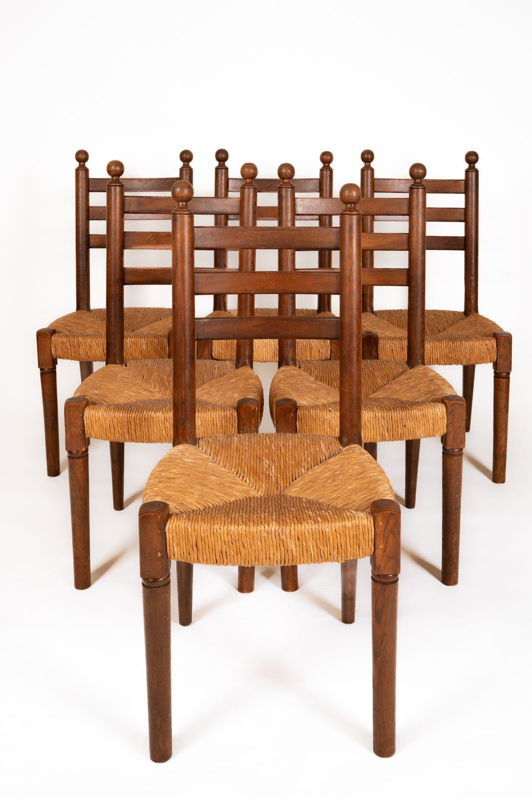 Conjunto de seis sillas de roble y paja
