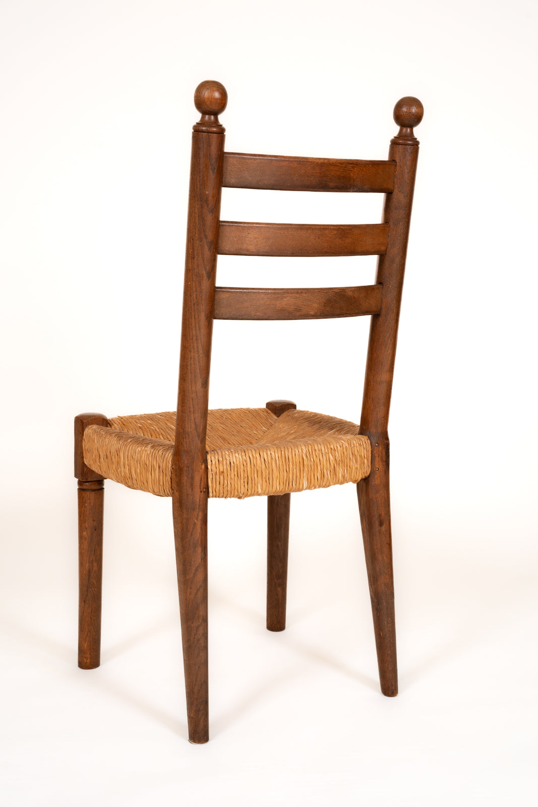 Suite de six chaises en chêne et paille