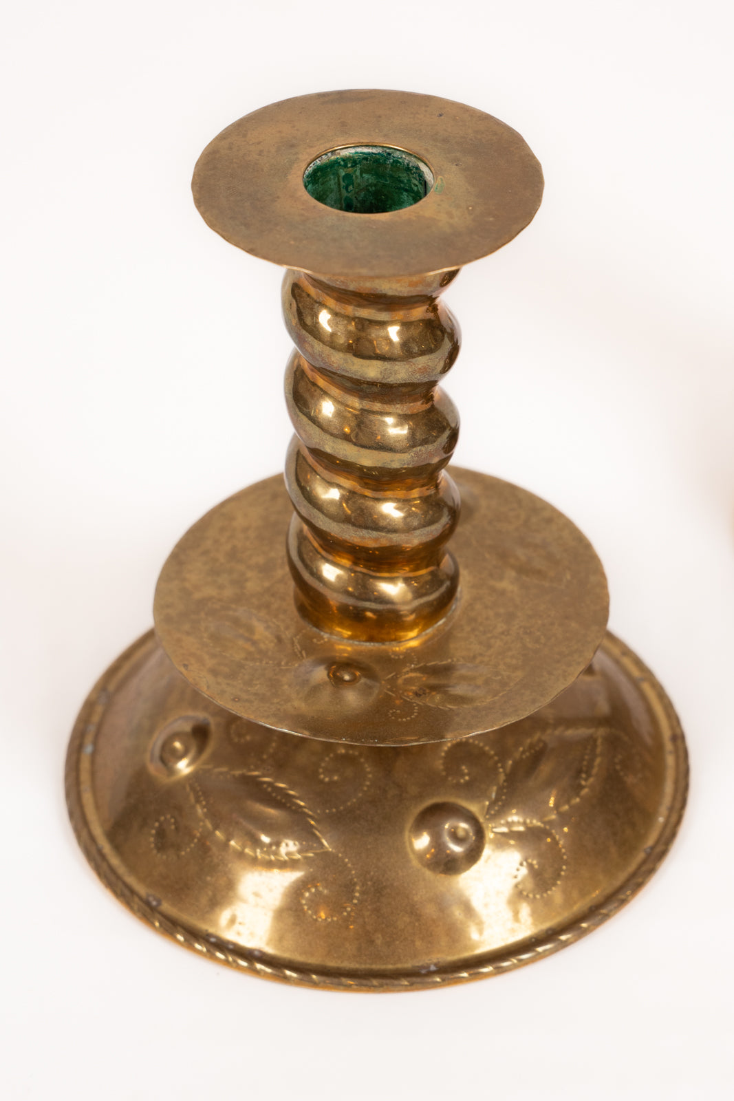 Paire de chandeliers en laiton