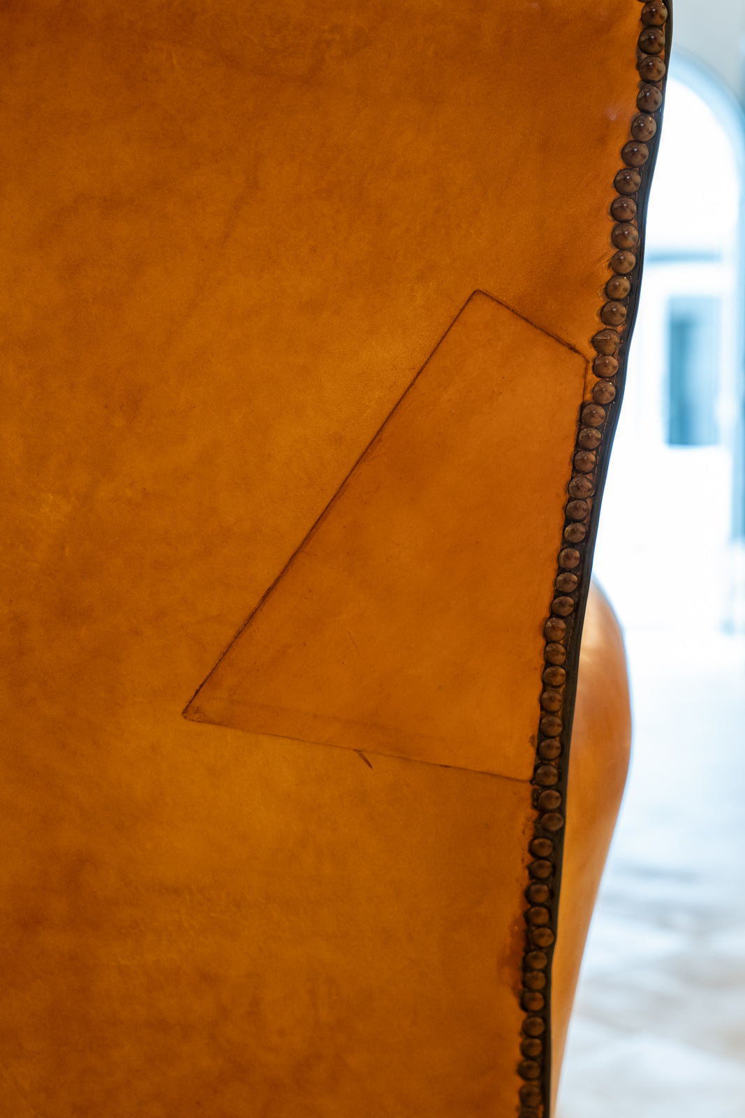Paire de fauteuils en cuir