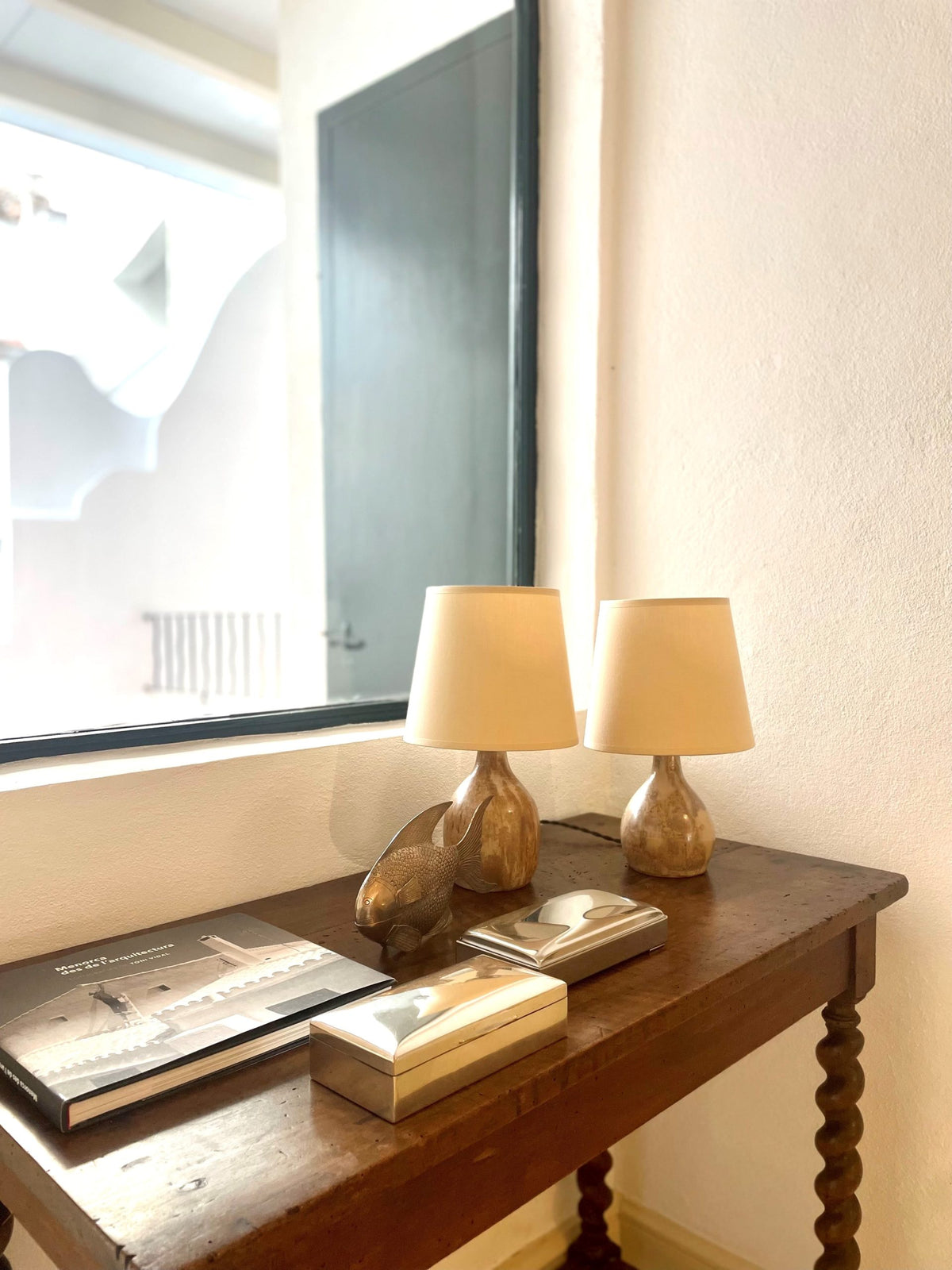 Paire de lampes en céramique beige